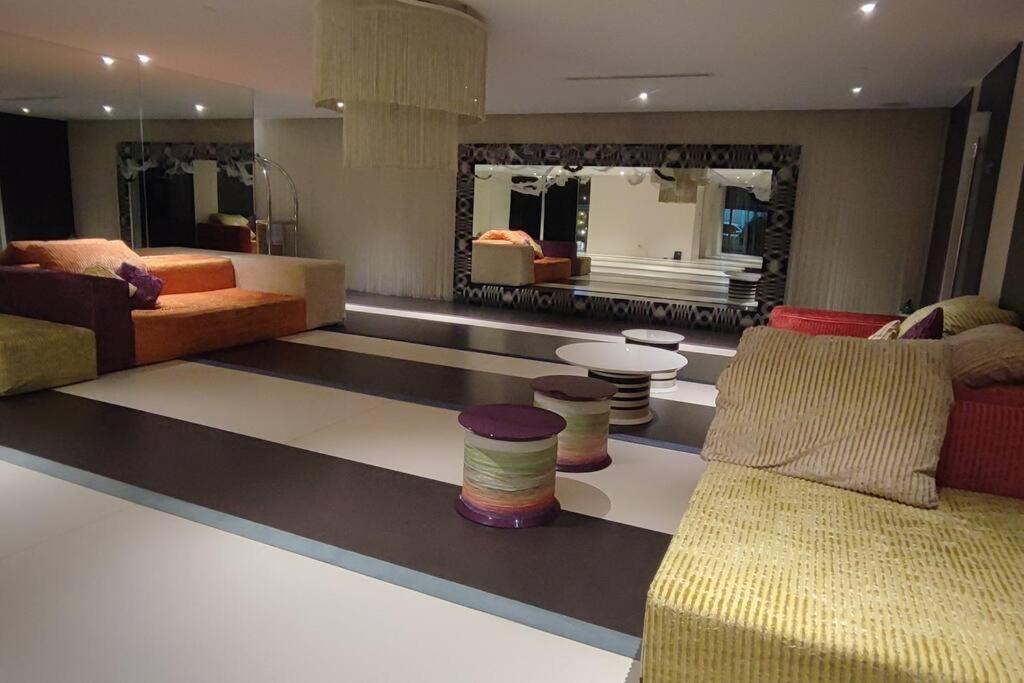Aveline Suites Elite Rockwell View Acqua Private Residences Near Rockwell Makati Manila Dış mekan fotoğraf