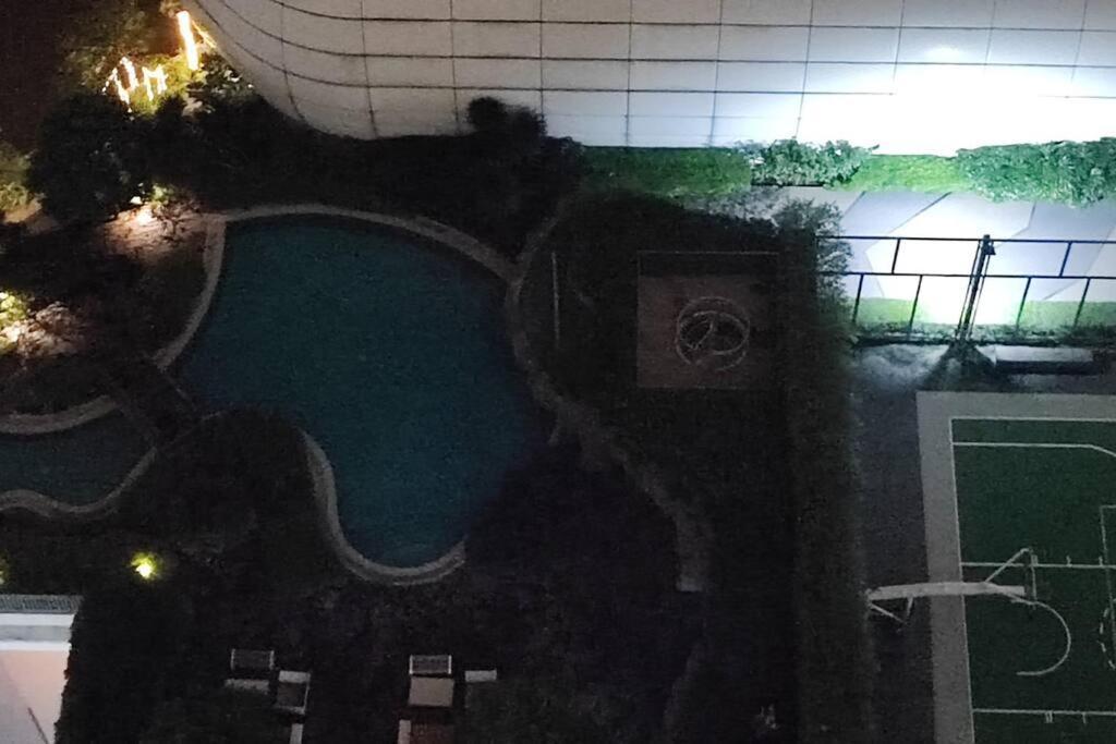 Aveline Suites Elite Rockwell View Acqua Private Residences Near Rockwell Makati Manila Dış mekan fotoğraf